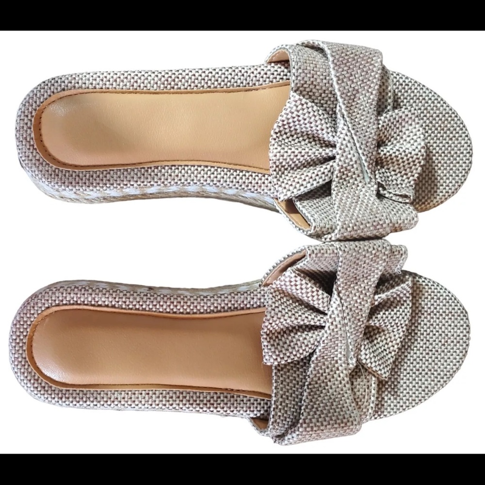 Women's Platform Sandals Apricot Color Size 9 NWT